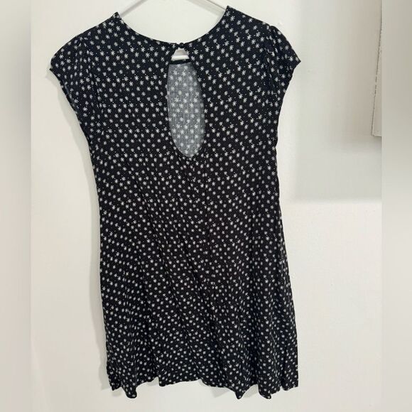 Urban outfitters black floral dress - Picture 2 of 3